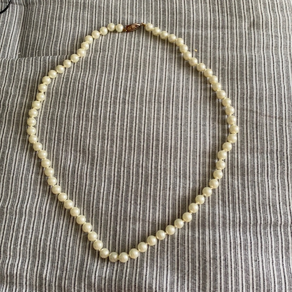 Pearl necklace